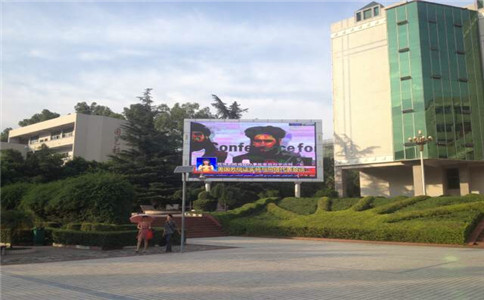 成都戶(hù)外led屏工程防雷接地有何要求